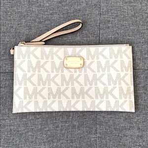 Michael Kors Wristlet